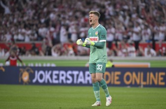 Goal celebration Goalkeeper Alexander Nübel VfB Stuttgart (33) Gesture Gesture MHPArena, MHP Arena