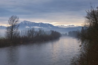 Morning atmosphere at the river Reuss, behind the snow-covered Rigi, Sins, Freiamt, Canton Aargau,