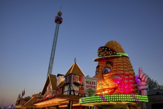 Corncob stall, Fortress Tower, freefall tower, amusement rides, rides, neon lights, Cannstatter