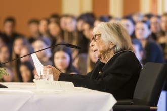 Margot Friedländer, Holocaust survivor and honorary citizen of the city of Berlin, at a reading as