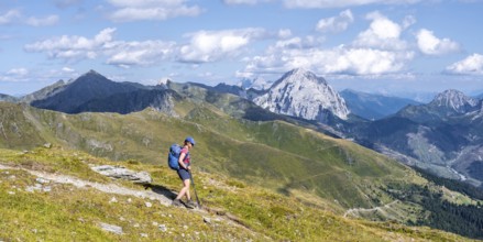 Hiker on the Carnic High Trail, Carnic Main Ridge, Carnic Alps, Carinthia, Austria, Europe