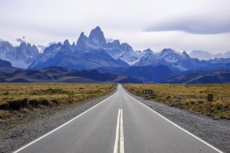 El Chaltén, Patagonia, Argentina, A country road with little traffic heading towards El Chaltén and