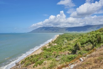 Rex Lookout and Wangetti Beach at Captain Cook Highway between Cairns and Port Douglas, North