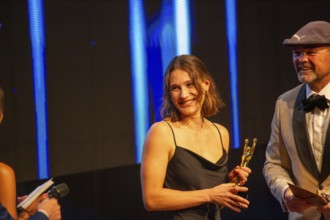 Rose garden Mannheim: Award Night 2024 / Rhine-Neckar Sports Award. Picture: Sven Ottke presents