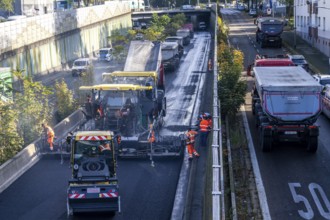 New whisper asphalt surface for the A40 motorway, in the city of Essen, direction Dortmund, 95, 000