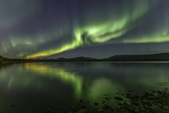 Northern lights, aurora borealis, reflection, lake, mountains, twilight, autumn, Torneträsk,