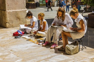 Art students drawing, Pisa, Tuscany, Italy, Europe