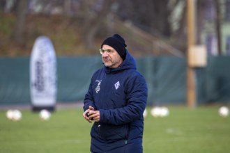 Bernhard Trares at SV Waldhof Mannheim training session