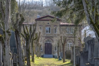 View of the cemetery house seen from the Israeli cemetery, inaugurated in 1882, Werner-von Siemens