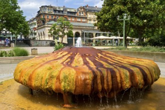 Kochbrunnen Springer, fountain by Edgar Heydock, hot sodium chloride thermal spring, coloured