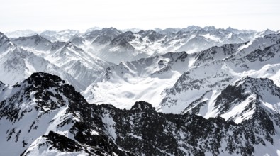 Peaks and mountains in winter, Sellraintal, Stubai Alps, Kühtai, Tyrol, Austria, Europe