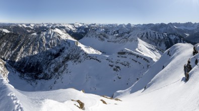 View of snow-covered mountain peaks, mountain panorama, summit of Schafreuter in winter, Karwendel,