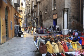 Market, market stalls in the old town of Palermo, Sicily, Italy, Europe
