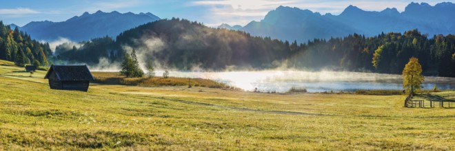 Geroldsee, behind it the Karwendel Mountains, Werdenfelser Land, Upper Bavaria, Bavaria, Germany,