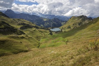 View of Seealpsee, Seeköpfel and Allgäu Alps, Nebelhorn, Oberstdorf, Oberallgäu, Allgäu, Bavaria,