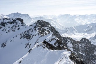 Peaks and mountains in winter, Sellraintal, Stubai Alps, Kühtai, Tyrol, Austria, Europe