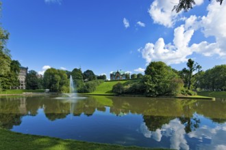 As a world-famous work of art, it is an important tourist destination for all visitors to the city.