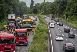 Renewal of the road surface on the A40 motorway between the Kaiserberg junction and Mülheim-Heißen,
