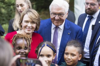 Elke Büdenbender (woman of the Federal President) and Frank-Walter Steinmeier (President of the