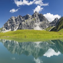 Eissee, Oytal, behind it Großer Wilder, 2379m, Hochvogel- and Rosszahngruppe, Allgäu Alps, Allgäu,