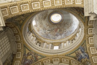 Interior view, dome of St Peter's Basilica, San Pietro in Vaticano, Basilica of St Peter in the