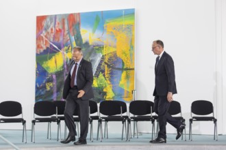 Friedrich Merz (CDU), Chancellor of the Federal Republic of Germany, in front of the discussion