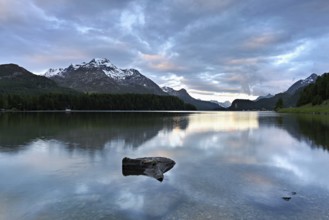 Morning atmosphere at Lake Sils behind Piz da la Margna, Sils, Engadin, Canton Graubünden,