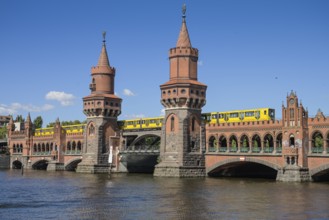 Oberbaum Bridge, Spree, Friedrichshain, Friedrichshain-Kreuzberg, Berlin, Germany, Europe
