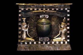 Jewellery from the tomb of Sheshonq II from the exhibition: Ramses the Great and the Gold of the