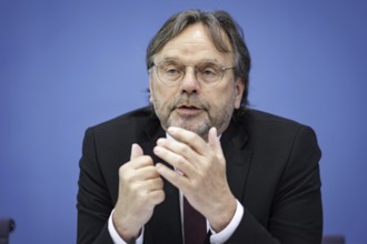 Michael Groß, Chairman of the Executive Board of the AWO Federal Association, spoke at a press