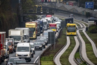 Traffic jam on the A40 motorway, Ruhrschnellweg, in Essen, traffic disruption in the direction of
