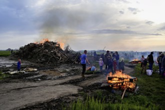 Celebration of the beginning of spring and light with a bonfire, in Dutch also Meierblis,