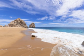 Mexico, Los Cabos travel destination Playa Divorcio and Playa Amantes near Arch of Cabo San Lucas,
