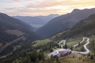 Porzehütte, Carnic High Trail, Carnic Alps, Carinthia, Austria, Europe