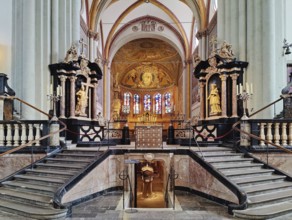 Interior view of Bonn Minster, nave with view of the east apse and access to the crypt, Bonn, North