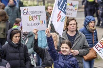 Pupils demonstrate against right-wing extremism, under the motto Schule bleibt Bunt (school remains