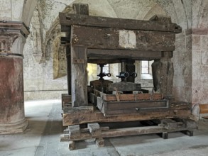 Lay refectory, exhibition of historical wine presses from the period 1668 to 1801, Eberbach