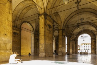 Art student drawing a vault, Pisa, Tuscany, Italy, Europe