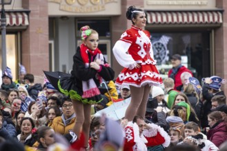 The Frankfurt carnival parade will pass through the Römerberg in Frankfurt am Main on 11 February