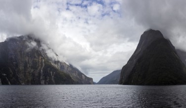 Kreuzfahrt, Milford Sound, Fiordland National Park, Neuseeland