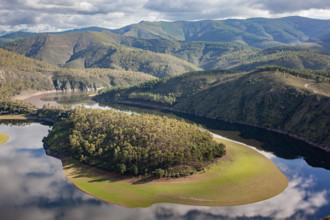 Meandro del Melero, river bend of the Río Alagón, Riomalo de Abajo, Las Hurdes, Extremadura, Spain,