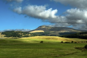 Monts Dore, Parc Naturel Regional des Volcans dAuvergne, Auvergne Volcanoes Regional Nature Park,