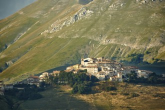 The hill town of Castelluccio di Norcia, Parco Nazionale dei Monti Sibillini, Apennine Mountains,