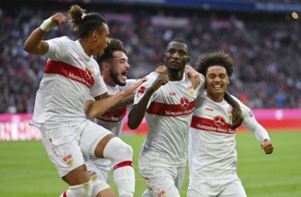Goal celebrations for Enzo Millot VfB Stuttgart (08), Serhou Guirassy VfB Stuttgart (09), Lilian