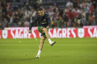 Football match, Cristiano RONALDO CR7 Portugal warming up in front of the match with left foot shot