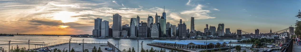 Sunset over Manhattan Skyline, view from Brooklyn, USA, North America