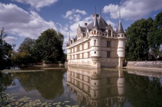 Azay-le-Rideau, castle, view from south-west