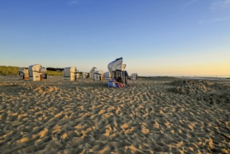 Sandy beach beach with beach chairs in Sahlenburg, Cuxhaven, Lower Saxony, Germany, Europe