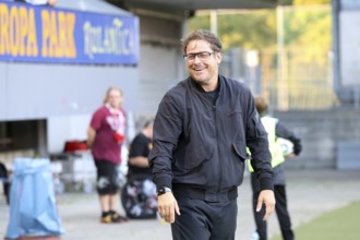 Coach Benedetto Muzzicato (SC Freiburg II / U23) had a good laugh during the match of the Soccer-RL