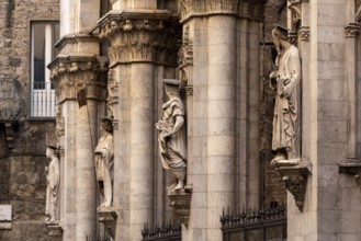 Facade of the Siennese Logia della Mercanzia with statues, Italy, Europe